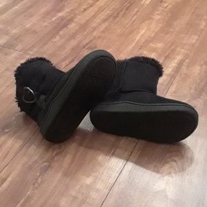 Black faux fur toddler boots